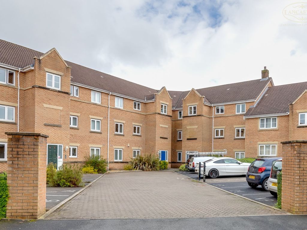 2 bed flat for sale in Kirkhill Grange, Westhoughton, Bolton BL5 Zoopla