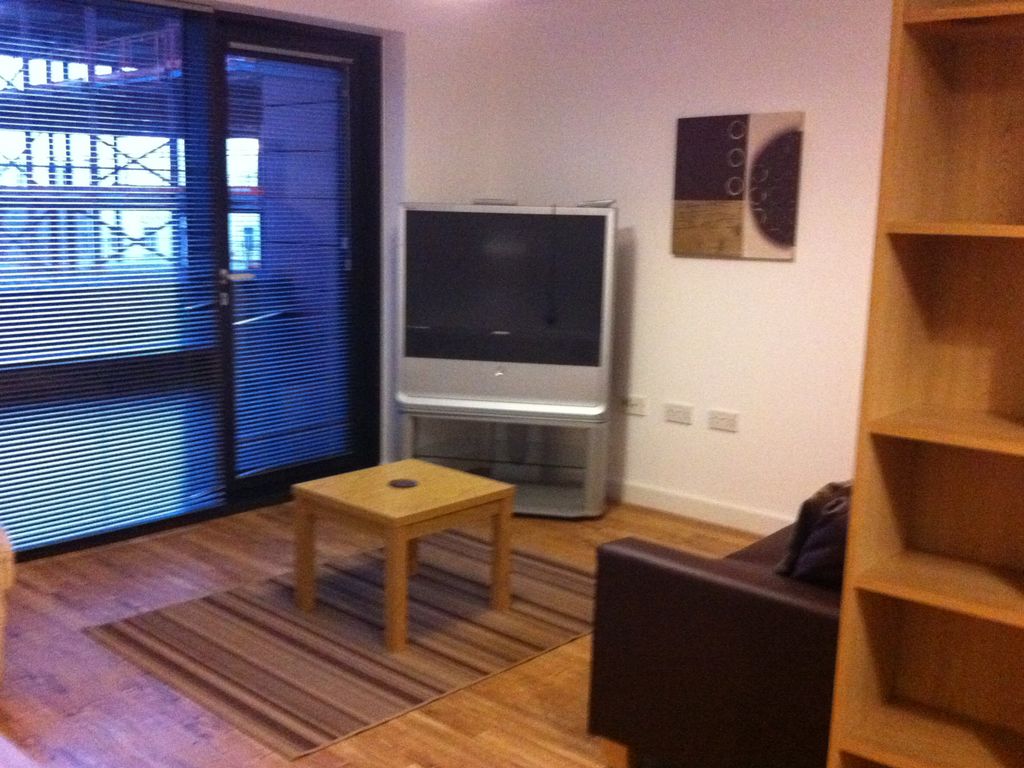 3 bed flat to rent in Sefton Street, Liverpool L8, £1,200 pcm Zoopla