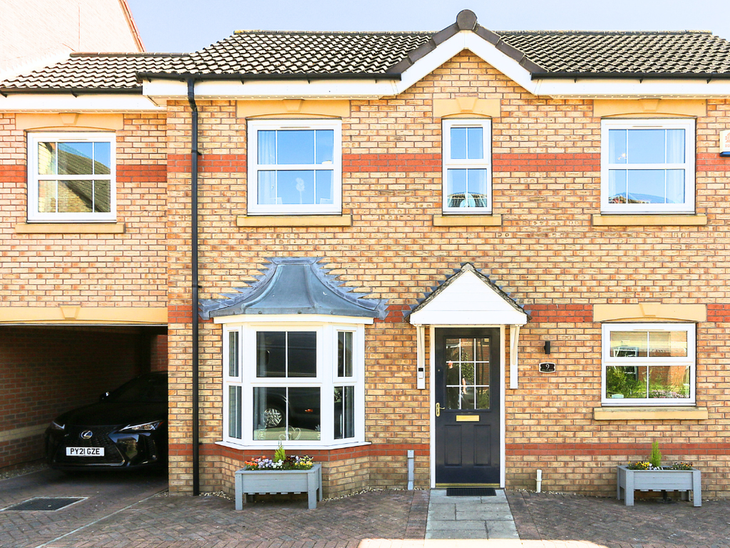 4 bed linkdetached house for sale in Vulcan Mews, Auckley, Doncaster