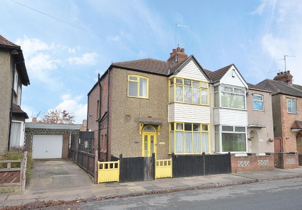 3 bed semidetached house for sale in Delapre Crescent Road
