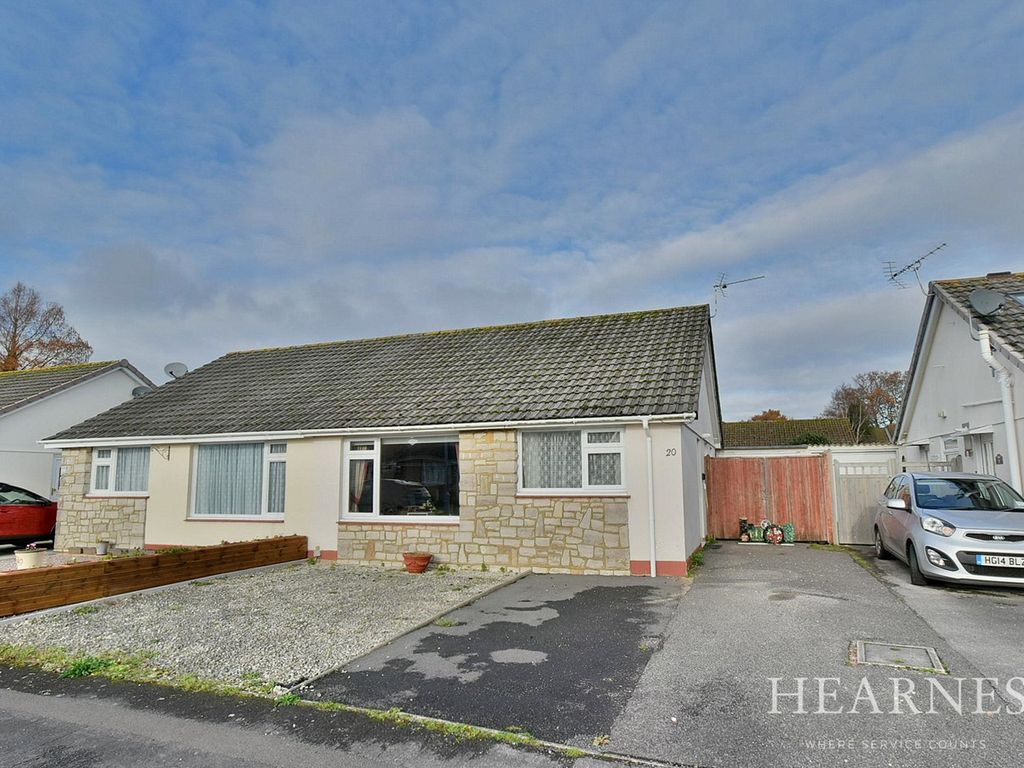 2 bed semidetached bungalow for sale in Prunus Drive, Ferndown BH22, £