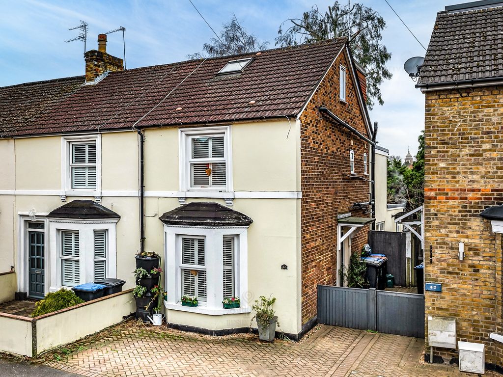 3 bed end terrace house for sale in Strode Street, Egham TW20, £585,000