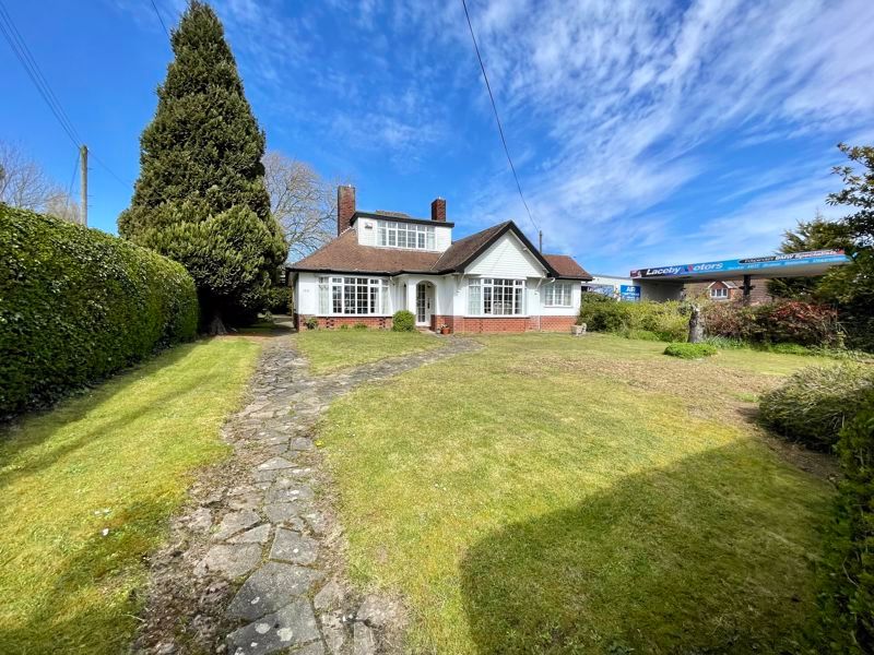 3 bed detached bungalow for sale in Caistor Road, Laceby, Grimsby DN37