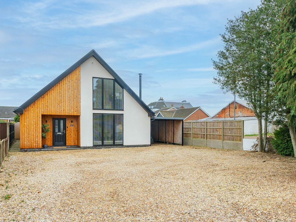 4 bed detached house for sale in Middletons Lane, Hellesdon, Norwich NR6, £475,000 Zoopla