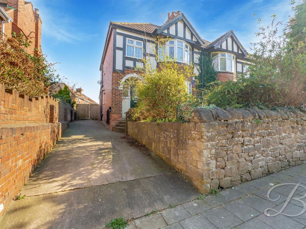 3 bed semidetached house for sale in Kirkby Road, SuttonInAshfield