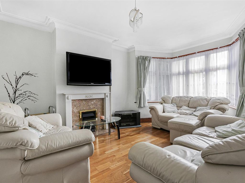 3 bed terraced house for sale in Colne Road, London N21, £690,000 Zoopla