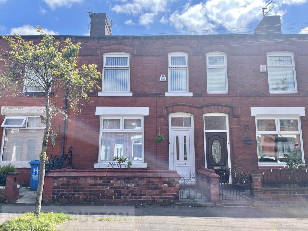 2 bed terraced house to rent in Leng Road, Manchester, Greater