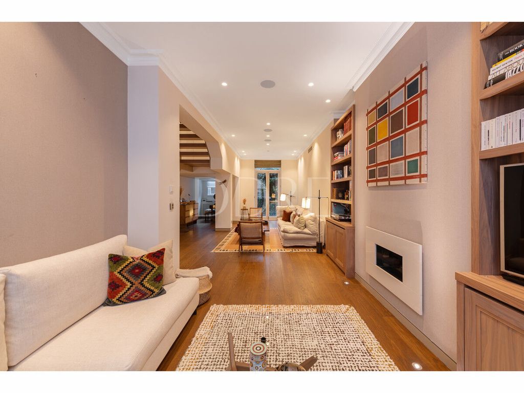 5 bed terraced house for sale in Beaufort Street, London SW3, £