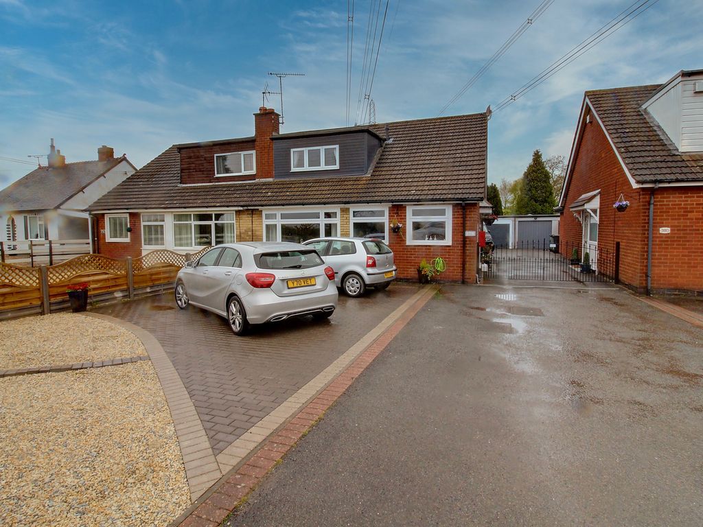 3 bed semidetached bungalow for sale in Nuneaton Road, Bulkington