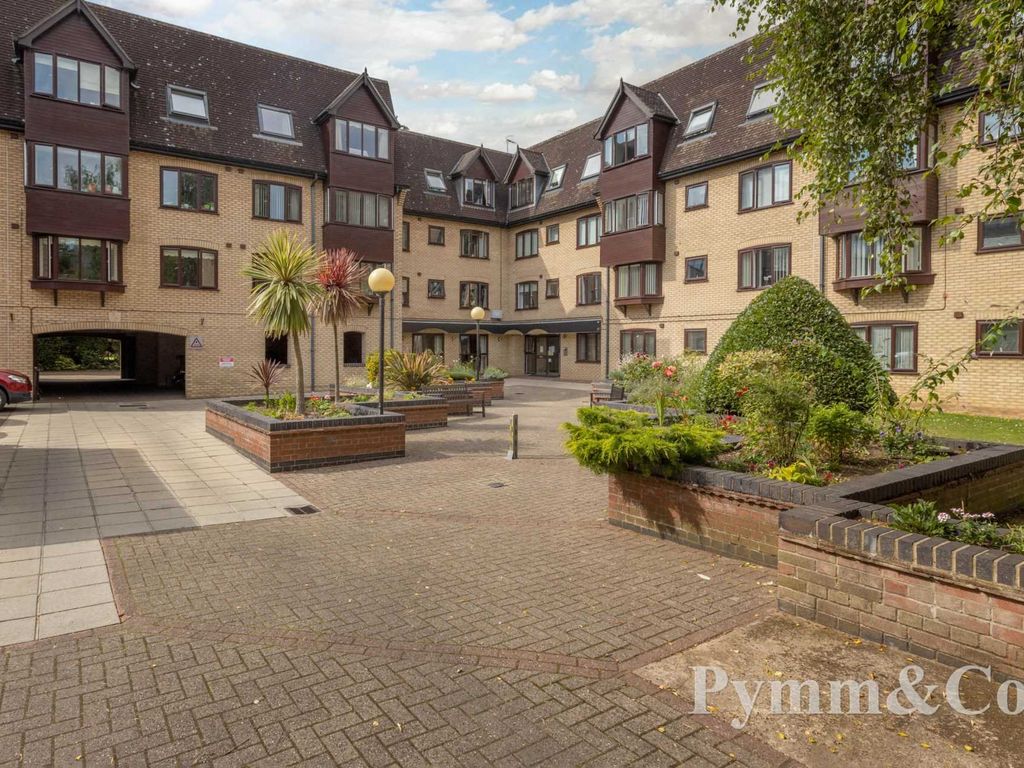 1 bed flat for sale in Cavendish Court, Recorder Road NR1, £100,000