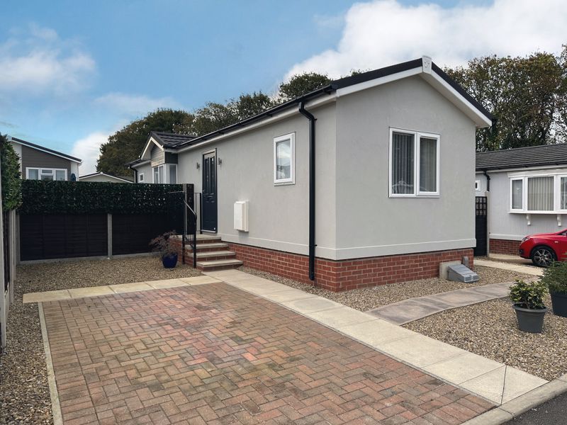 1 bed mobile/park home for sale in Hazelgrove Residential Park, Milton