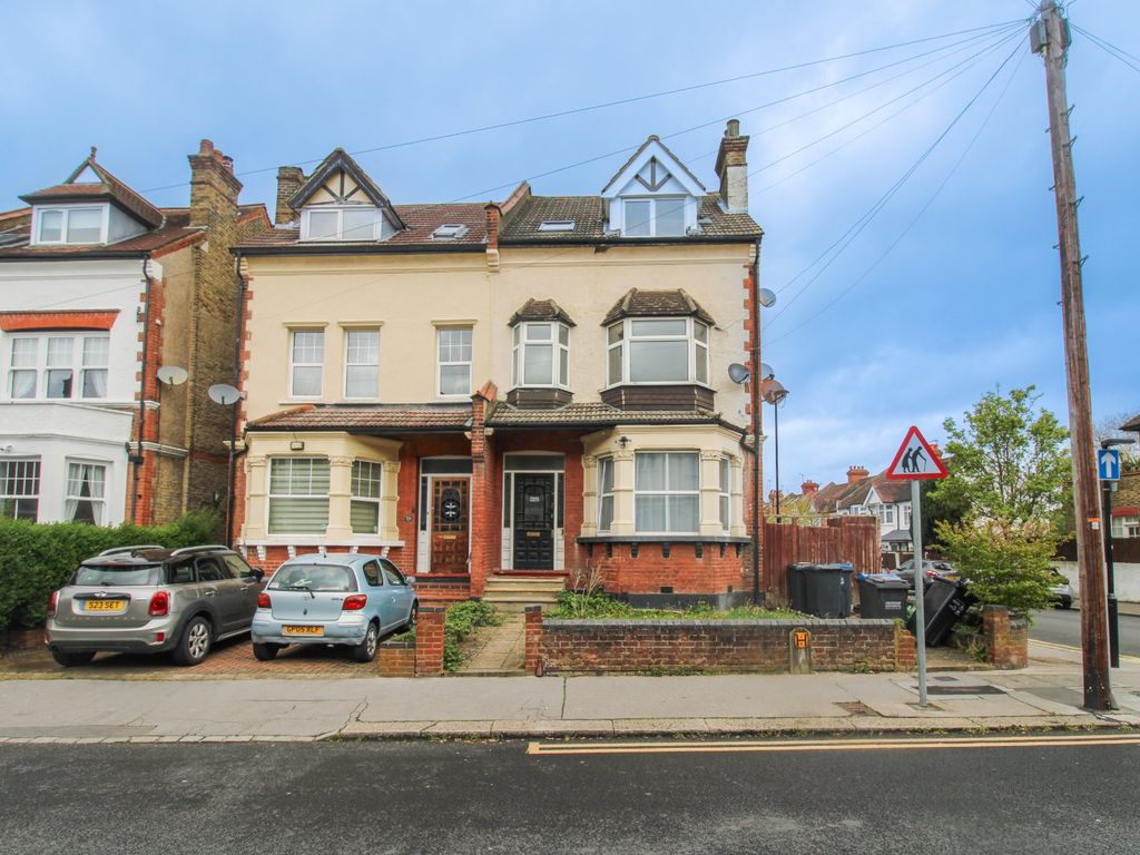 2 bed flat to rent in Bingham Road, Croydon CR0, £1,550 pcm