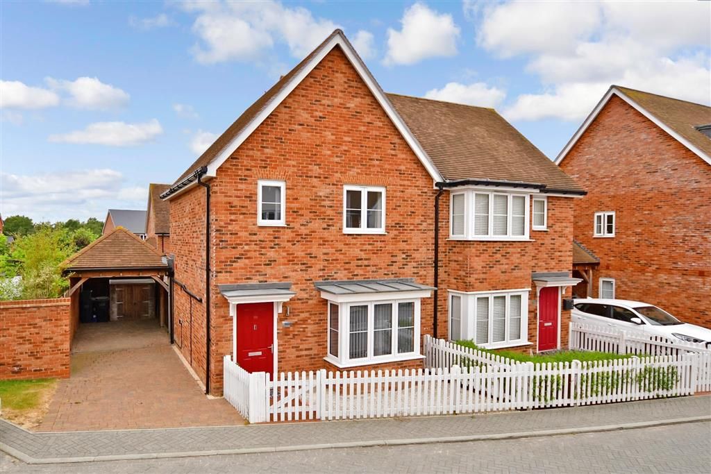 2 bed semidetached house for sale in Foresters Way, Wouldham