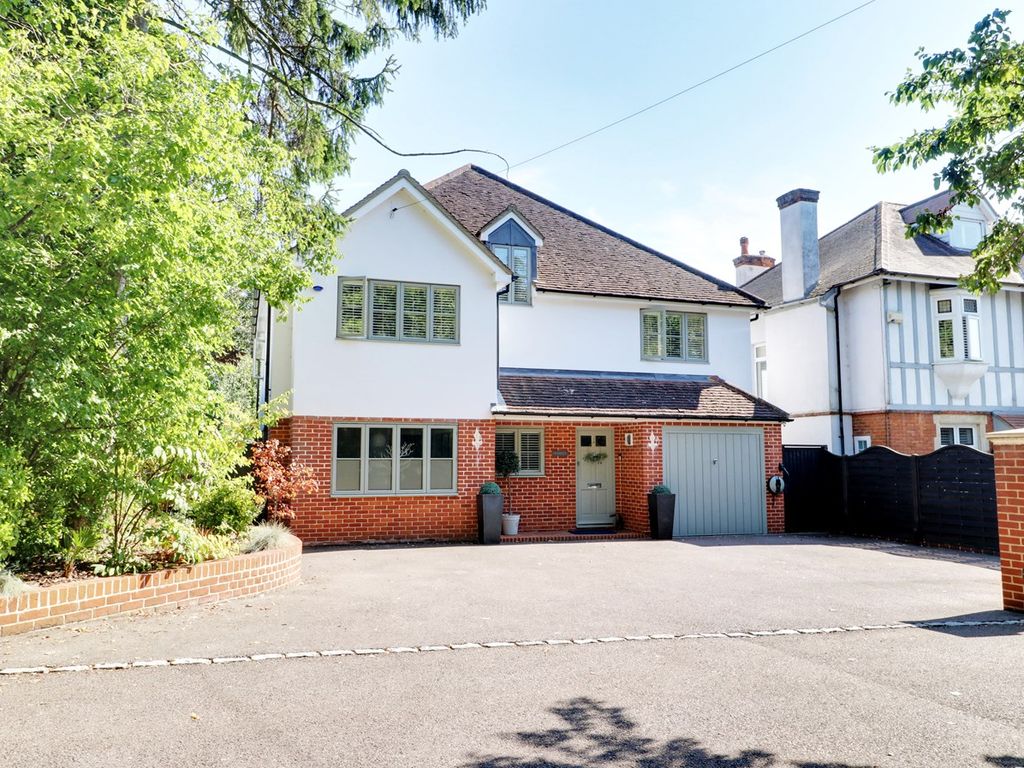 6 bed detached house for sale in The Drive, Sawbridgeworth CM21, £