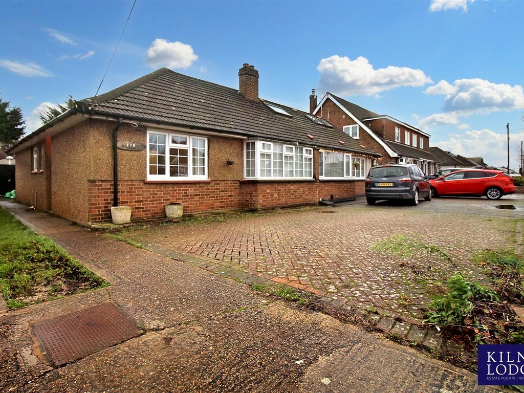 2 bed semidetached bungalow for sale in Cranham Gardens, Cranham