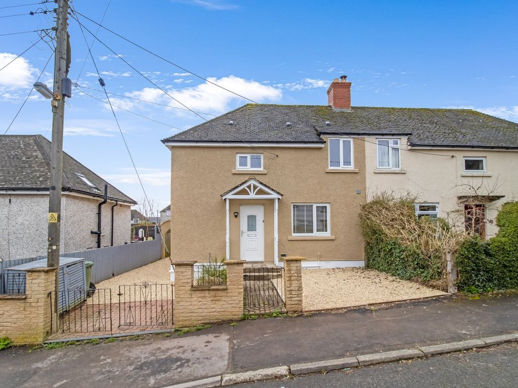 3 bed semidetached house for sale in Cutler Road, Stroud
