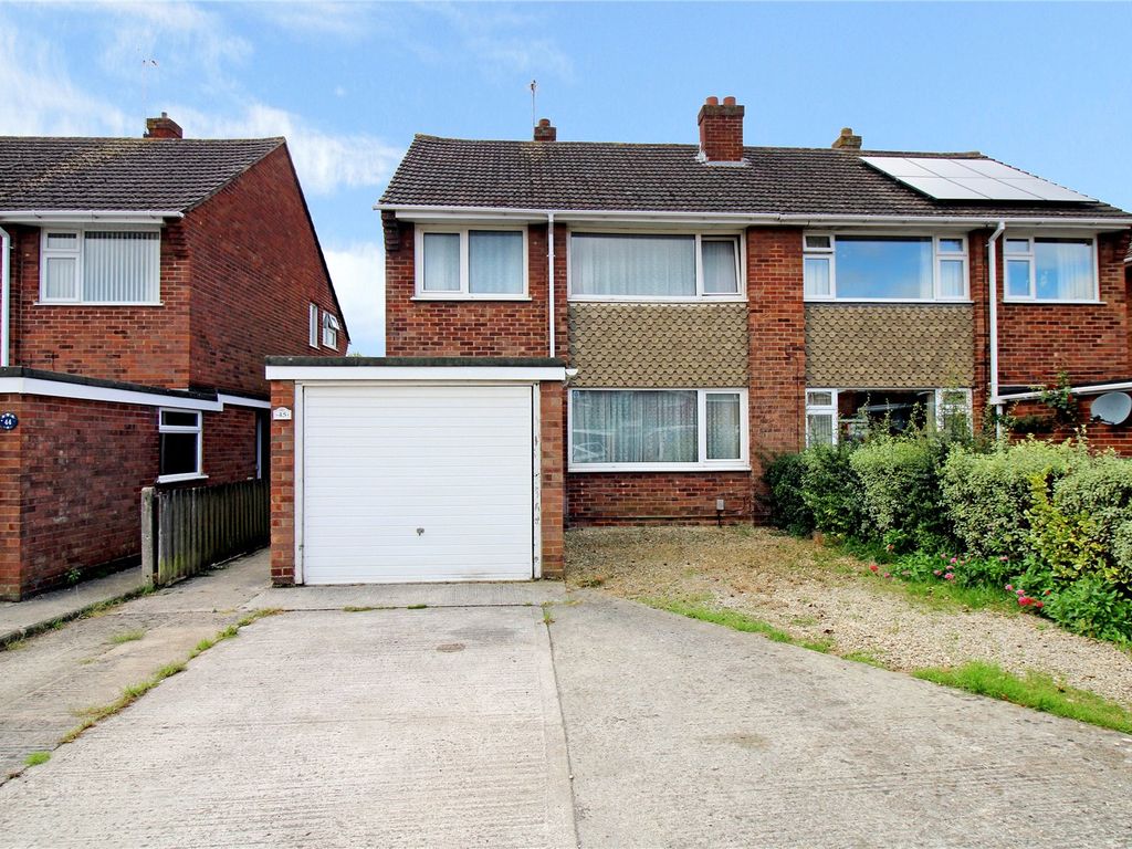 3 bed semi-detached house for sale in cloche way, upper stratton, swindon, wiltshire sn2