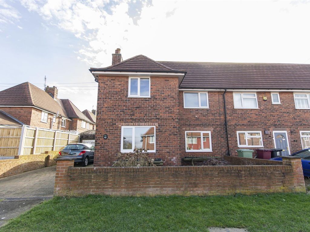 3 bed terraced house for sale in Searston Avenue, Holmewood