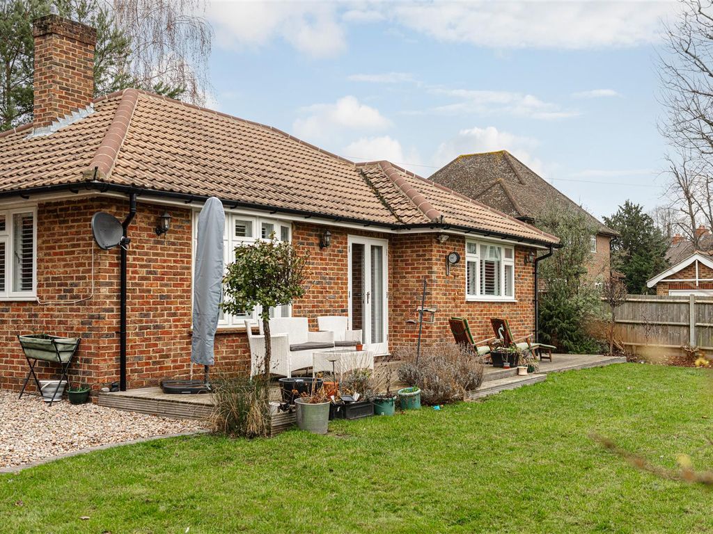 2 bed detached bungalow for sale in London Road South, Merstham