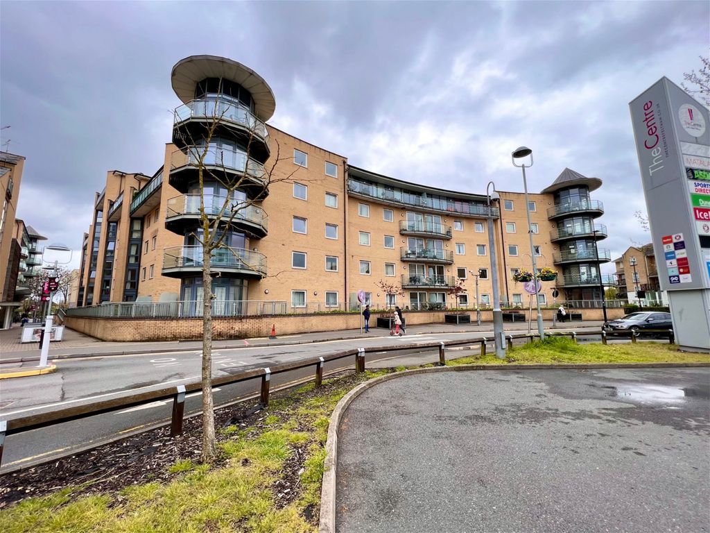 1 bed flat for sale in Highfield Road, Feltham TW13, £210,000 Zoopla