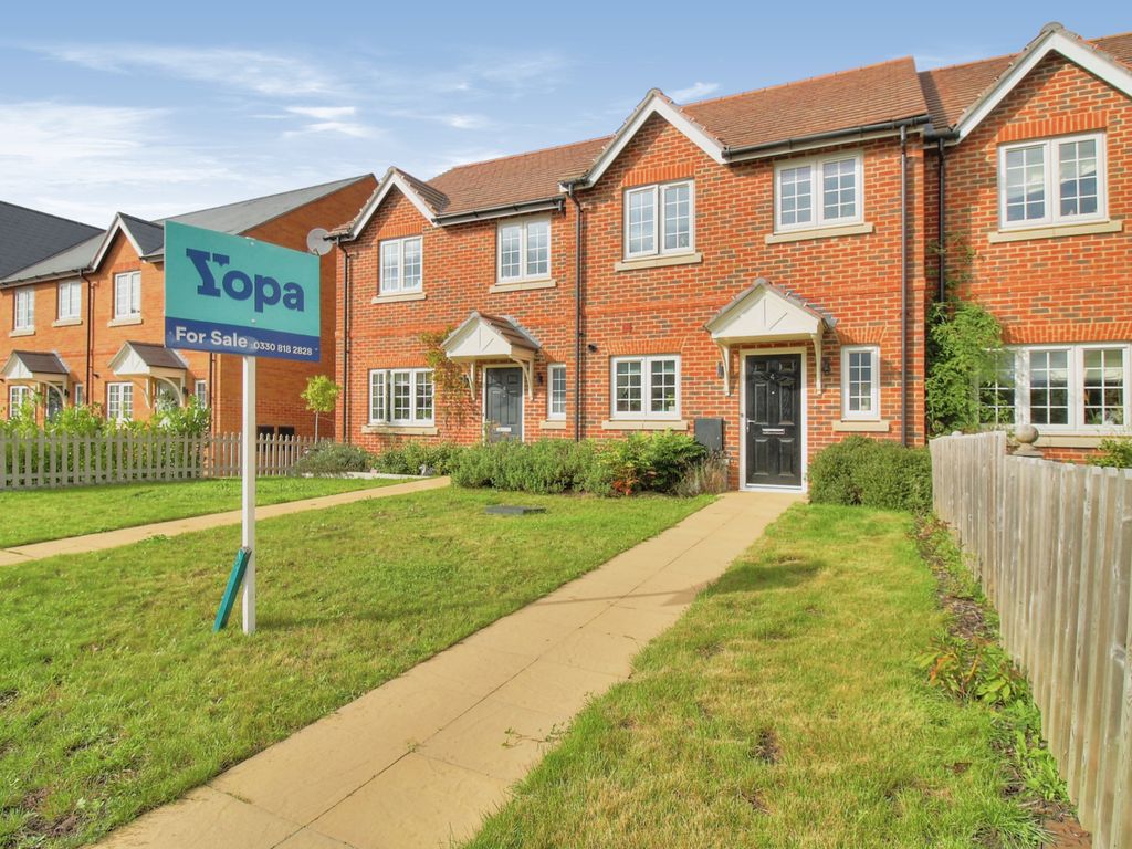 2 bed terraced house for sale in Littleworth Road, Benson, Wallingford OX10, £400,000 Zoopla