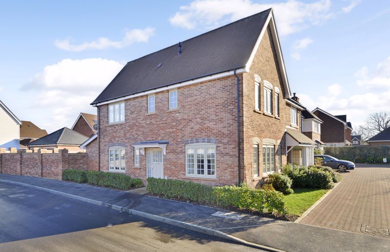 3 bed semidetached house for sale in Lorimer Avenue, Cranleigh GU6, £630,000 Zoopla