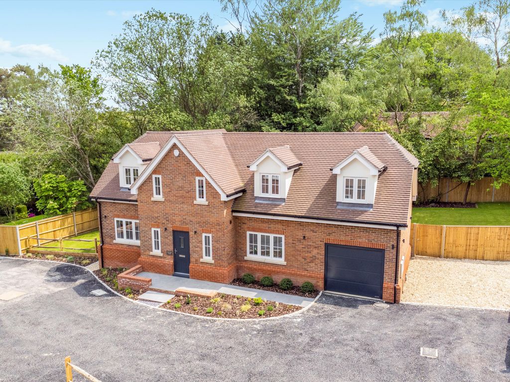 New home, 4 bed detached house for sale in Heath Ride, Finchampstead