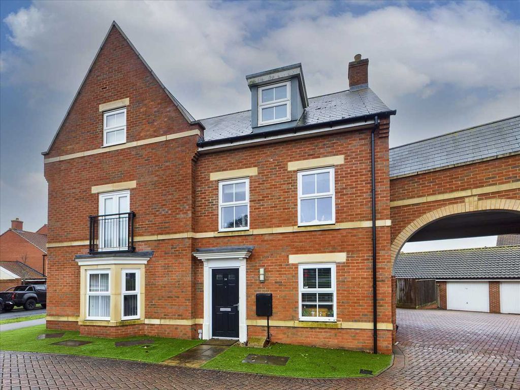 3 bed town house for sale in The Sandlings, Martlesham, Woodbridge IP12