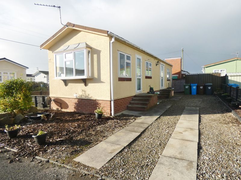 2 bed mobile/park home for sale in Ash Drive, Lamaleach Park, Lamaleach