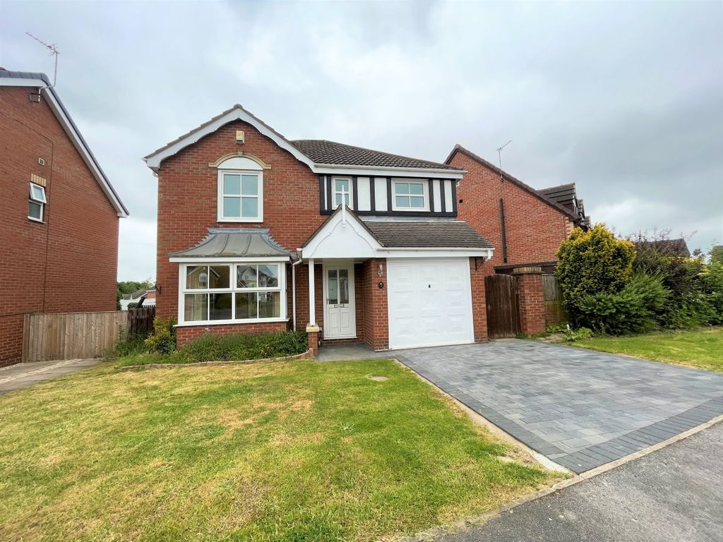 4 bed detached house for sale in Greenside Park, New Crofton, Wakefield
