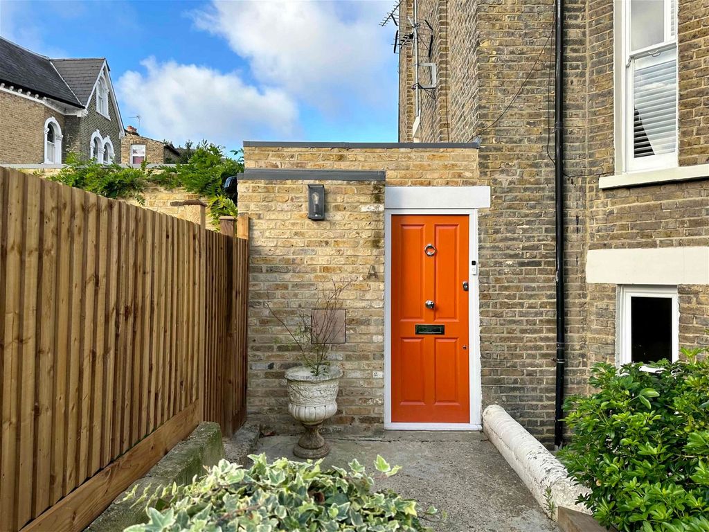 2 bed flat for sale in Bushey Hill Road, London SE5, £750,000 Zoopla