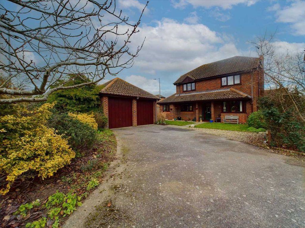 4 bed detached house for sale in Fairbairn Avenue, Kesgrave, Ipswich