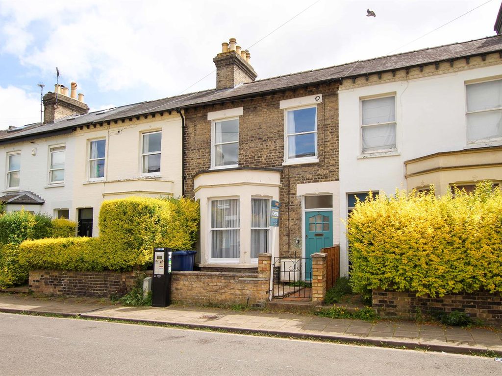 3 bed terraced house to rent in Emery Street, Cambridge CB1, £1,995 pcm