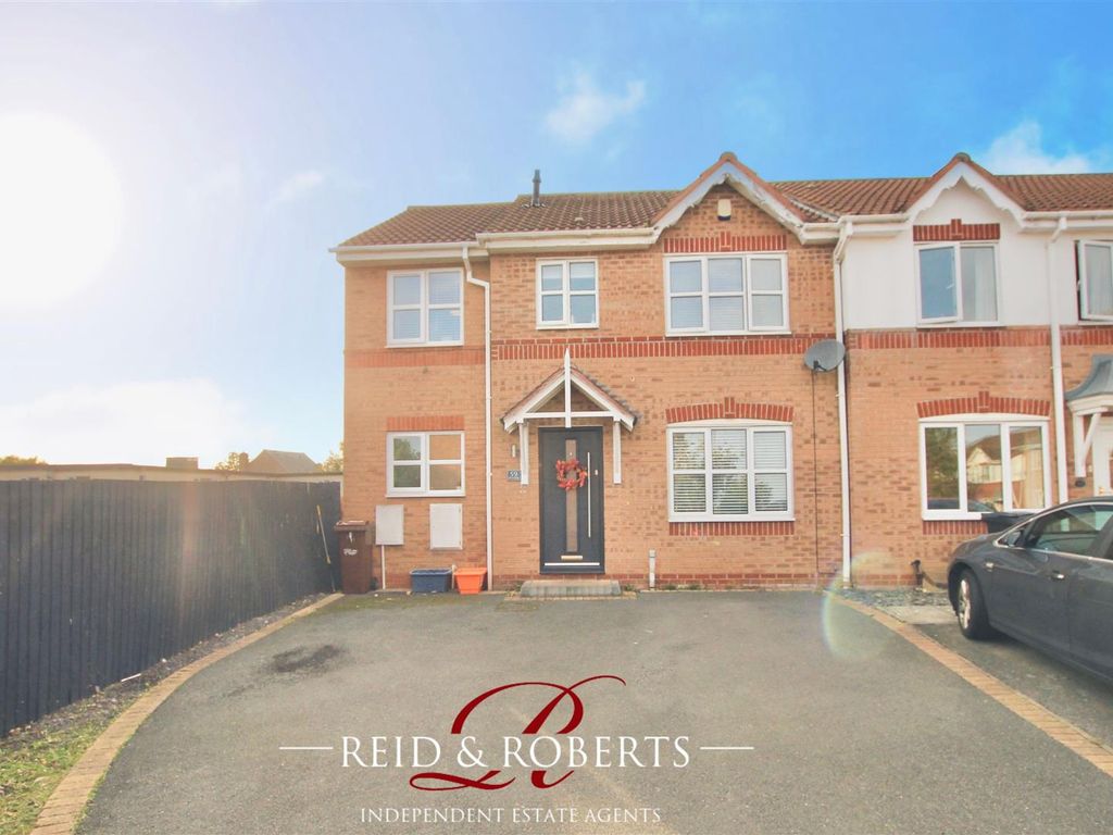 4 bed semidetached house for sale in Forest Walk, Buckley CH7, £