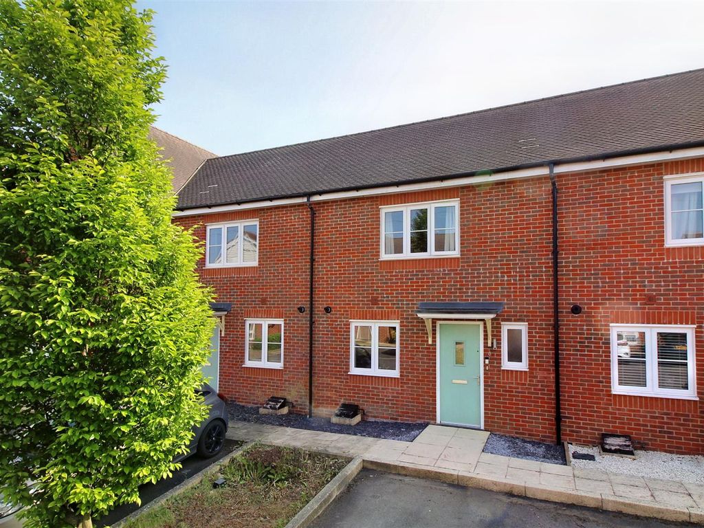 2 bed property for sale in Pershore Way, Aylesbury HP18 Zoopla