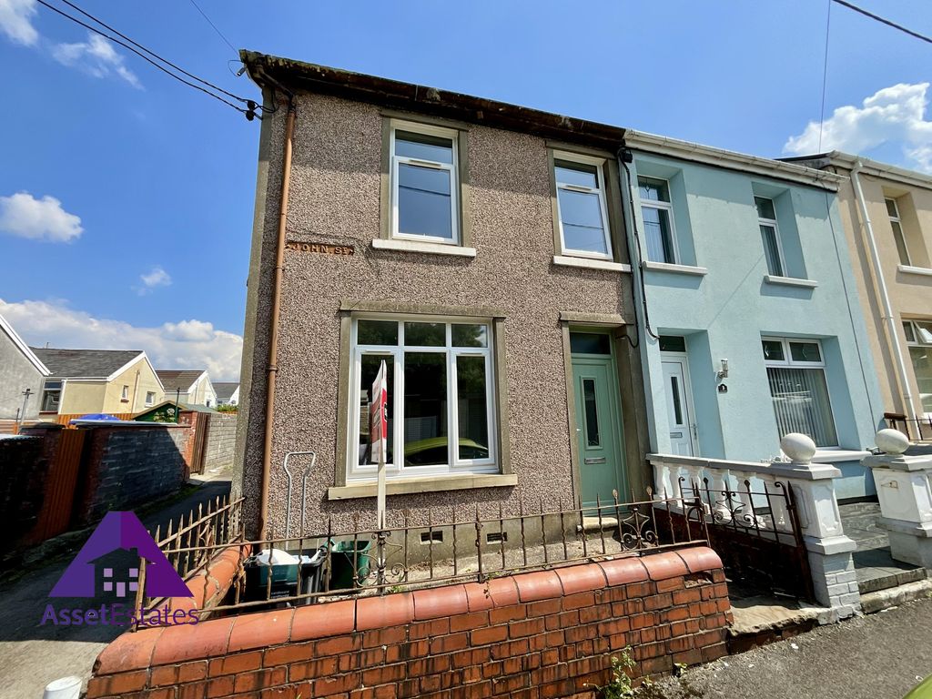 2 bed terraced house to rent in John Street, Ebbw Vale NP23, £675 pcm