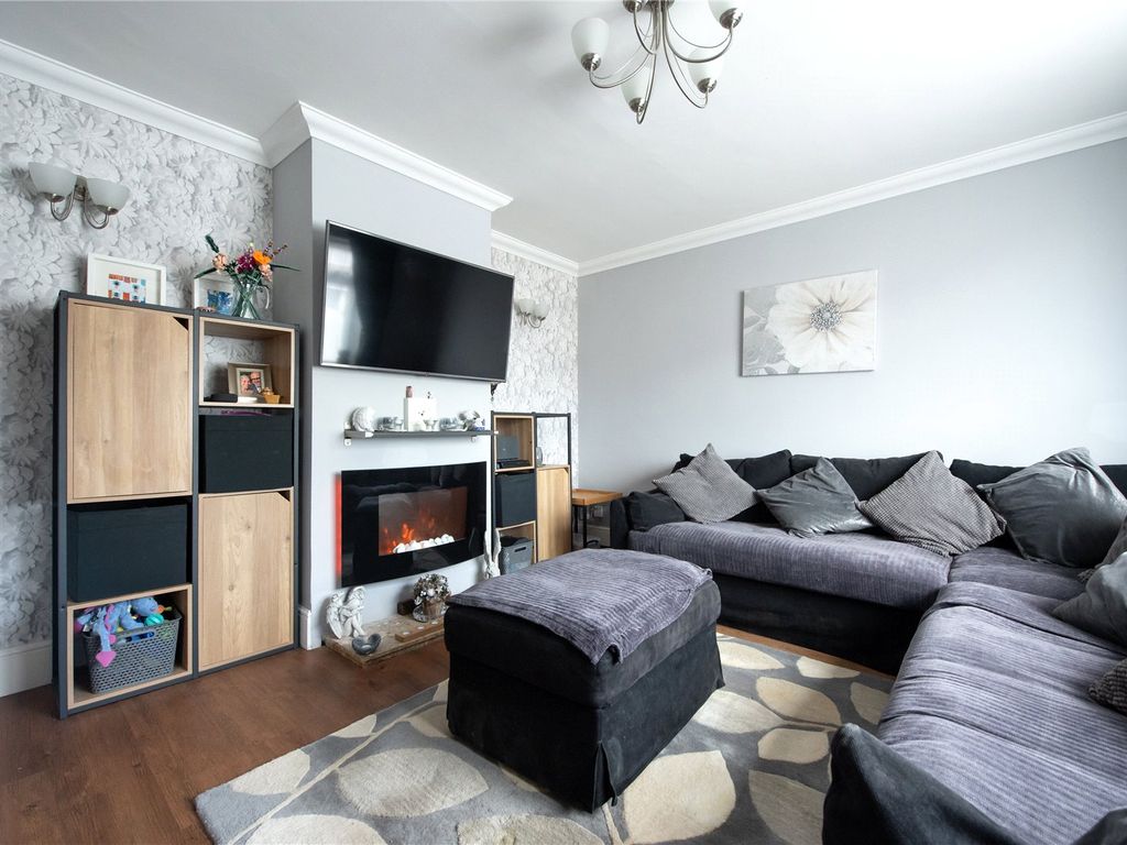 3 bed terraced house for sale in Usk Road, Aveley, Thurrock RM15 Zoopla