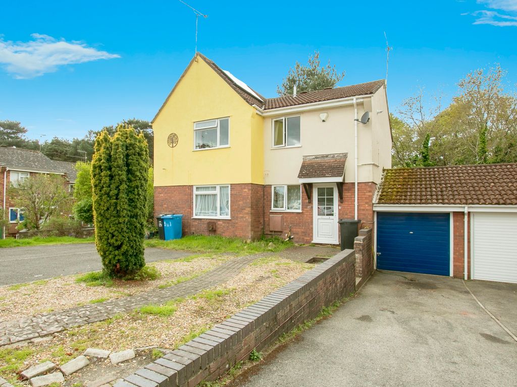 2 bed semidetached house for sale in Close, Poole BH17, £
