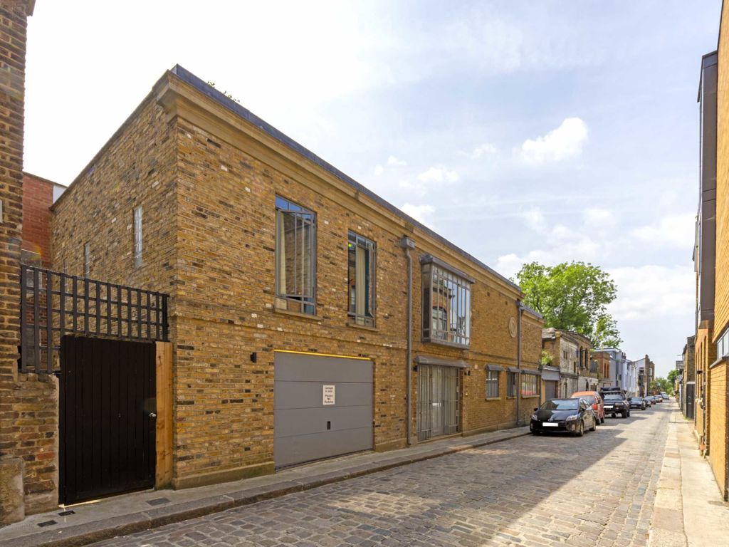 3 bed property for sale in Camden Mews, London NW1, £1,950,000 Zoopla