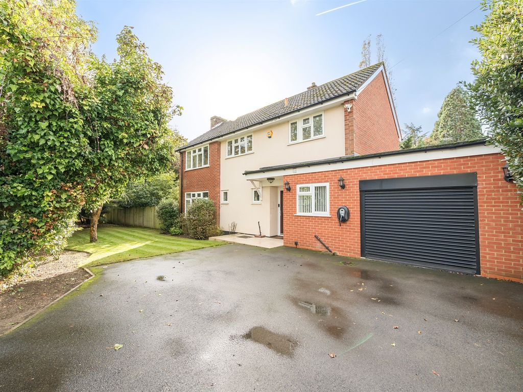 4 bed detached house for sale in Hasting Close, Bray, Maidenhead SL6, £