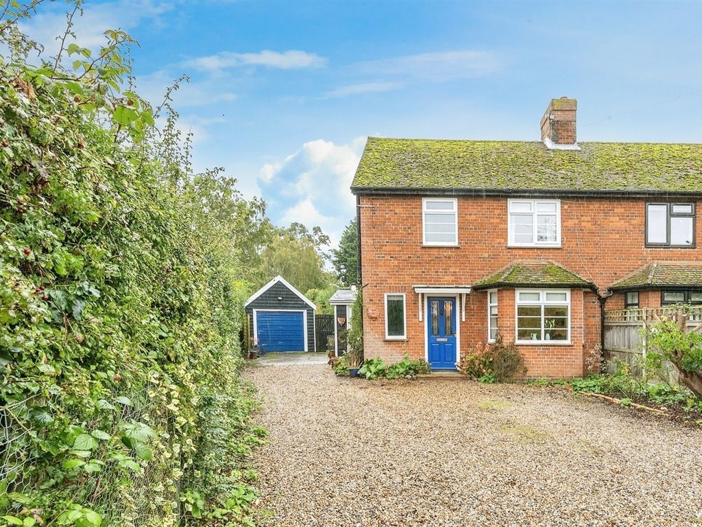 3 bed semidetached house for sale in Cawston Road, Reepham, Norwich