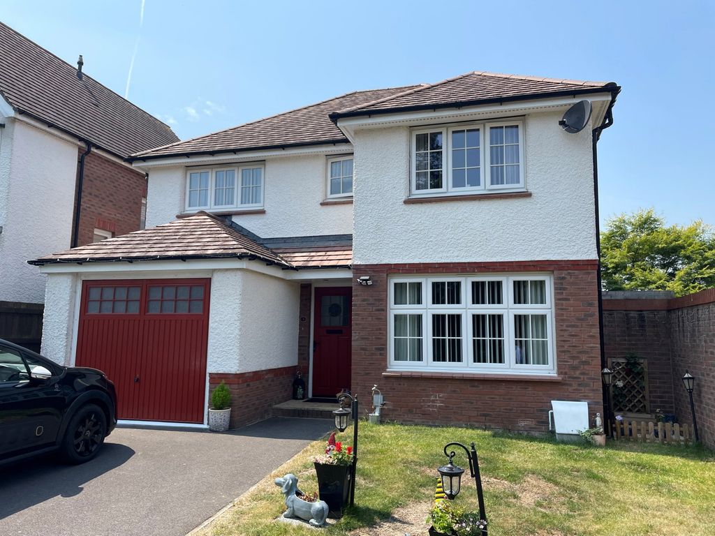 4 bed detached house for sale in Clover Way, Newton Abbot TQ12 Zoopla