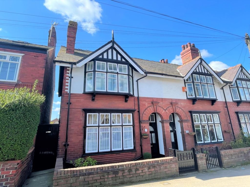 3 bed semidetached house for sale in Buxton Road, Macclesfield SK11