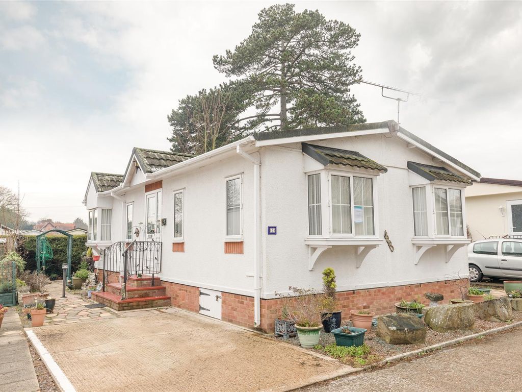 2 bed mobile/park home for sale in The Ridings, Willows Riverside Park