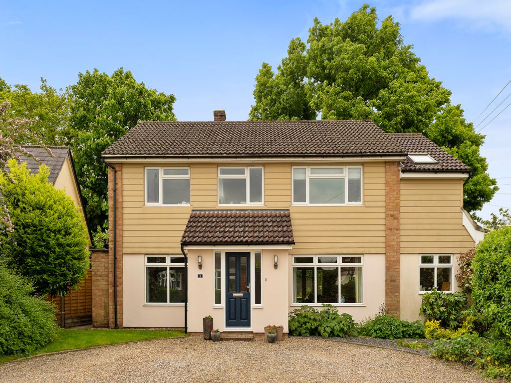4 bed detached house for sale in Pleasant Road, Stortford