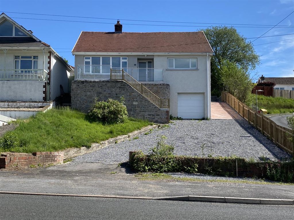 3 bed detached bungalow for sale in Pontamman Road, Ammanford SA18 Zoopla