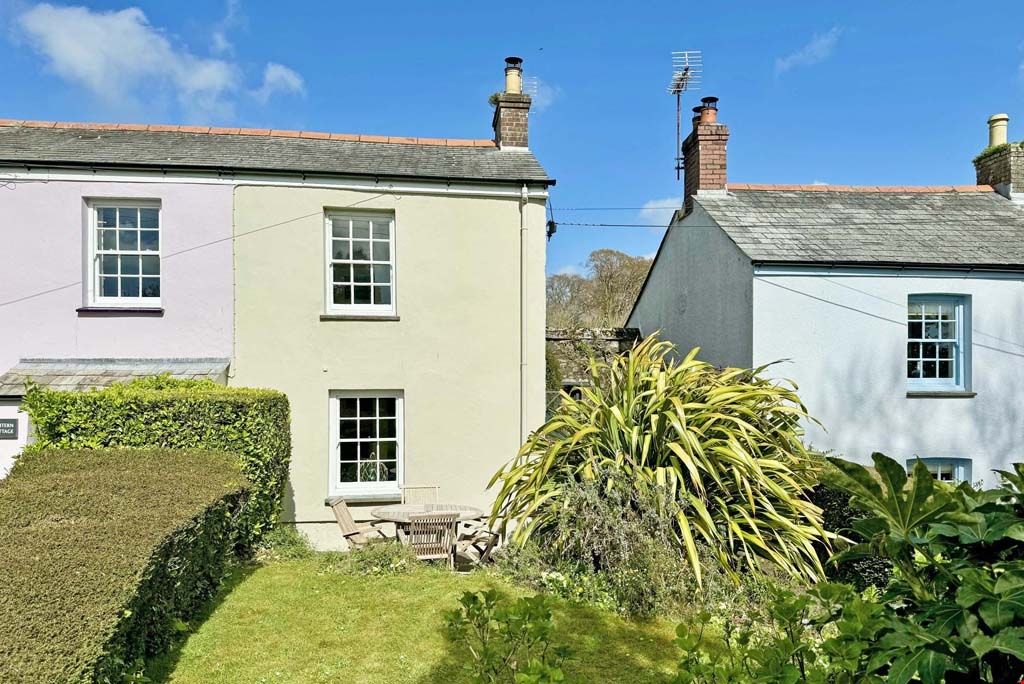 2 bed end terrace house for sale in Charlestown, St Austell, Cornwall