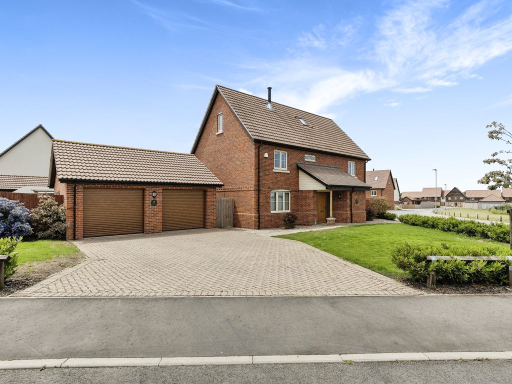 5 bed detached house for sale in Colman Way, East Harling, Norwich NR16
