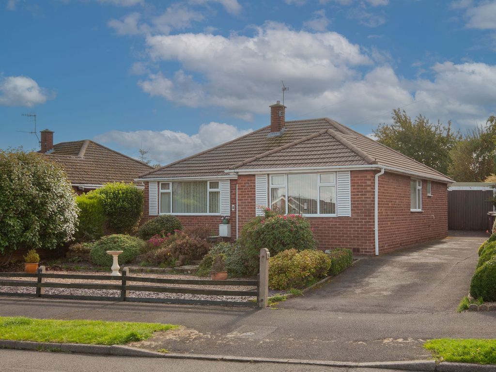 2 bed detached bungalow for sale in Frances Drive, Wingerworth S42, £