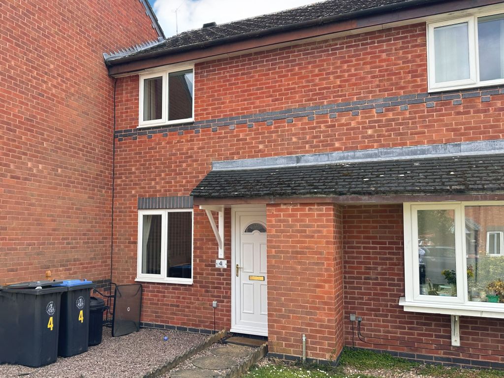 2 bed terraced house to rent in Aspen Close, Alcester B49, £850 pcm
